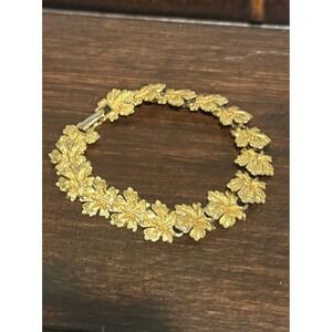 Vintage Napier Gold Tone Leaf Link Bracelet Signed‎ Textured Botanical Design
